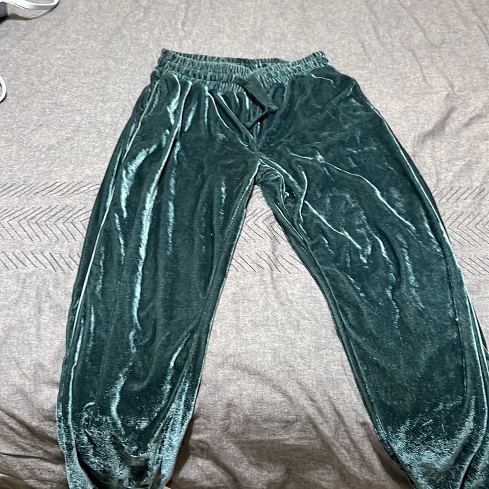 Dark Green Swayed sweatpants